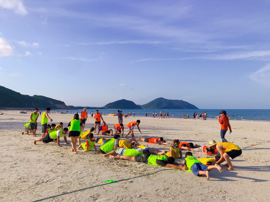 Du lịch Minh Châu - Quan Lạn với hoạt động team building hấp dẫn