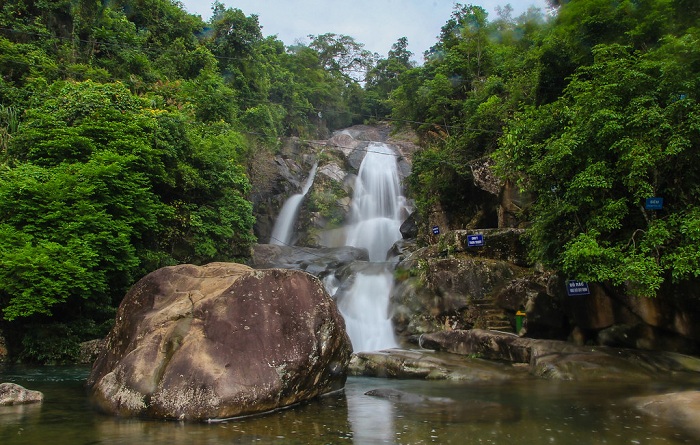 Thác Khe Vằn